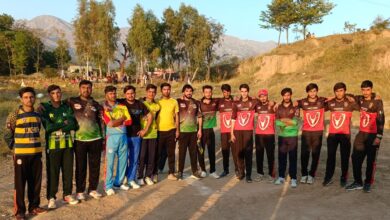 تالاش ینگ سٹار کرکٹ ٹورنامنٹ کے فائنل میچ کے بعد ٹورنامنٹ کے اختتام پر تقسیم انعامات