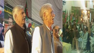 عمران خان ڈکٹیٹر ہے وہ ملک میں صدارتی نظام لانے کیلئے ہاتھ پاوں مار رہے تھے پرویز خٹک