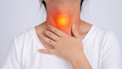 موسم بدلتے ہی گلے میں شدید درد؟ ان گھریلو ٹوٹکوں سے آرام حاصل کریں۔