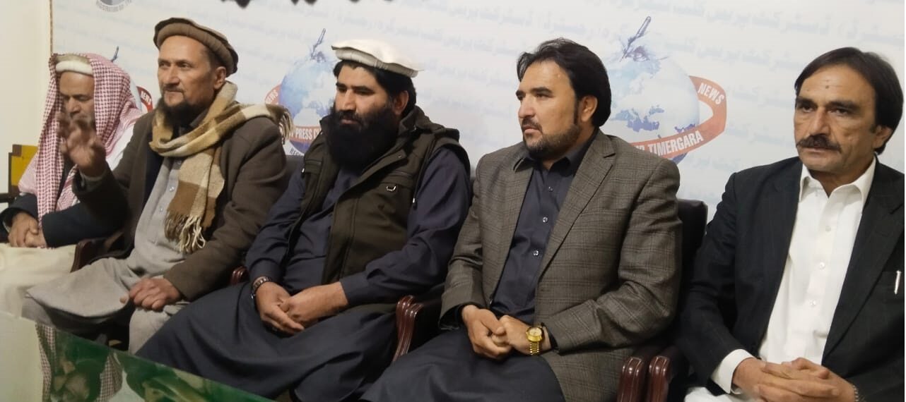 لوئیر دیر: پاکستان مرکزی مسلم لیگ کے نامزد امیدوار ازاد امیدوار کے حق میں دستبردار, بھرپور حمایت کا اعلان