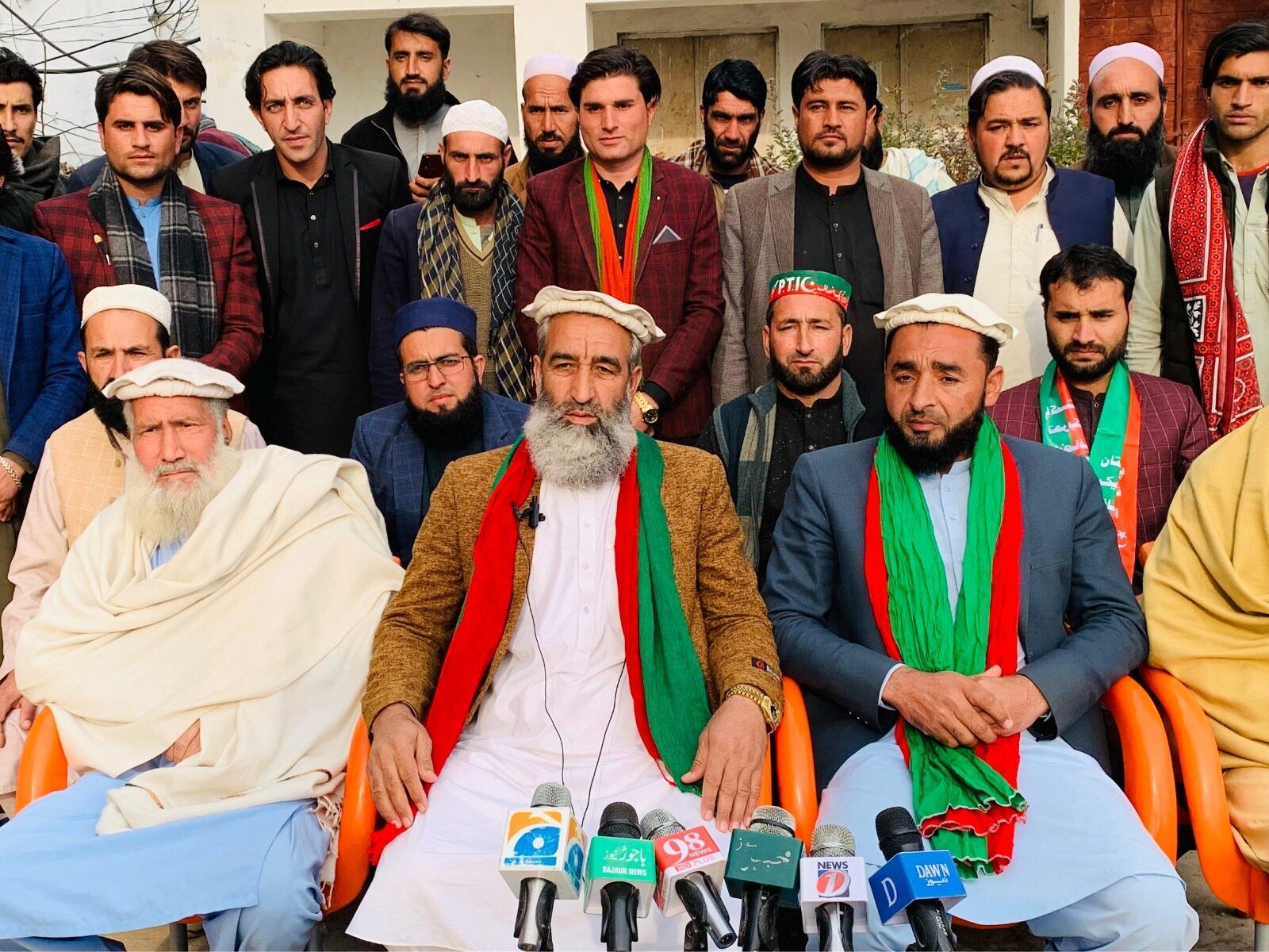 باجوڑ: آزاد امیدوار کا پی ٹی آئی امیدواران کے حق میں دستبردار ہونے کا اعلان