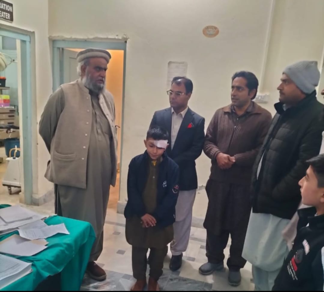 بونیر: بچوں کو پاگل کتے کے کاٹنے کی اطلاع پر ڈپٹی کمشنر کا نوٹس