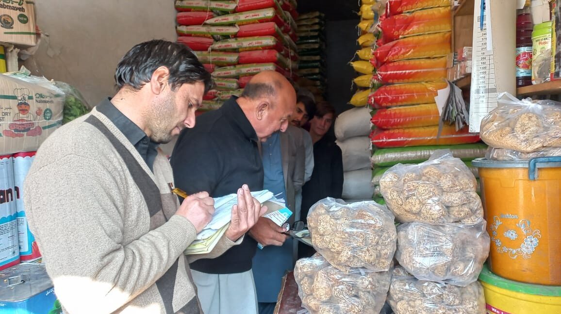 لوئیر دیر: فوڈ گرین لائسینس کی عدم تجدید پر (19) دوکانداروں کے خلاف ایف۔آئی۔ار