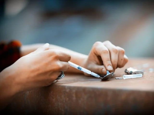 امریکی نوجوانوں میں ذہنی تناؤ منشیات لینے کی سب سے بڑی وجہ بن گیا