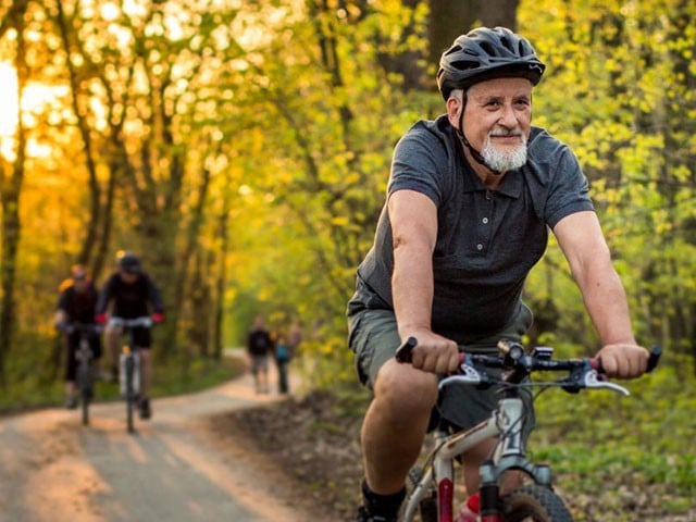 سائیکلنگ اور جاگنگ سے مردوں میں پروسٹیٹ کینسر کا خطرہ کم ہوسکتا ہے، تحقیق