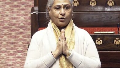 جیا بچن نے راجیہ سبھا کی الوداعی تقریر میں ہاتھ جوڑ کر معافی مانگ لی