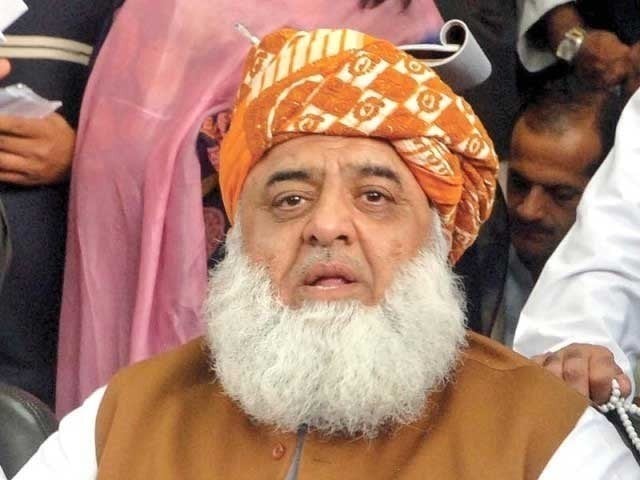 جے یو آئی نے انتخابی نتائج پر سوال اٹھاتے ہوئے احتجاجی تحریک چلانے اور اپوزیشن میں بیٹھنے کا اعلان کرتے ہوئے نتائج کو مسترد کرتے ہوئے ن لیگ