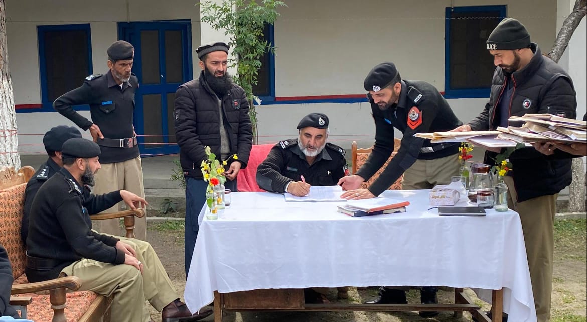 لوئر چترال: ایکٹنگ ڈی۔پی۔او کا تھانہ ارندو کا انسپکشن
