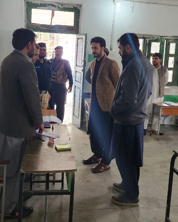 ڈپٹی کمشنر کی ہدایت پر مانیٹرنگ آفیسر کا پولنگ سٹیشنوں کا دورہ