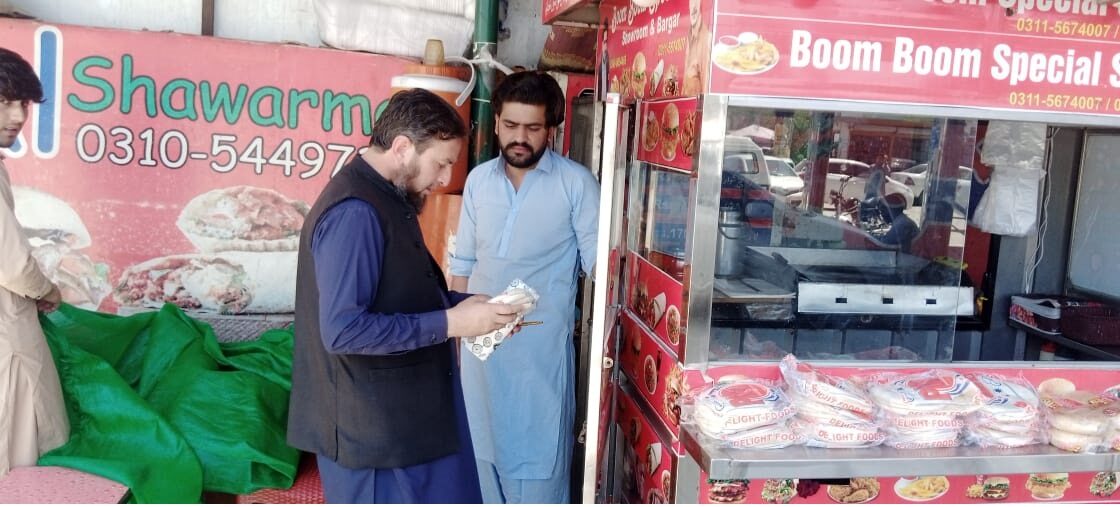 ڈپٹی کمشنر کی ہدایت پر دوکانداروں کو سرکاری نرخنامے پر عملدرآمد کی تلقین