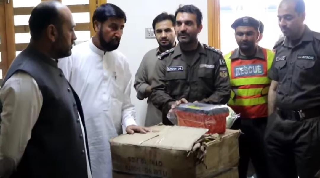 ملاکنڈ میں جنگلات کی آگ بجھانے کے لیے جدید آلات فراہم
