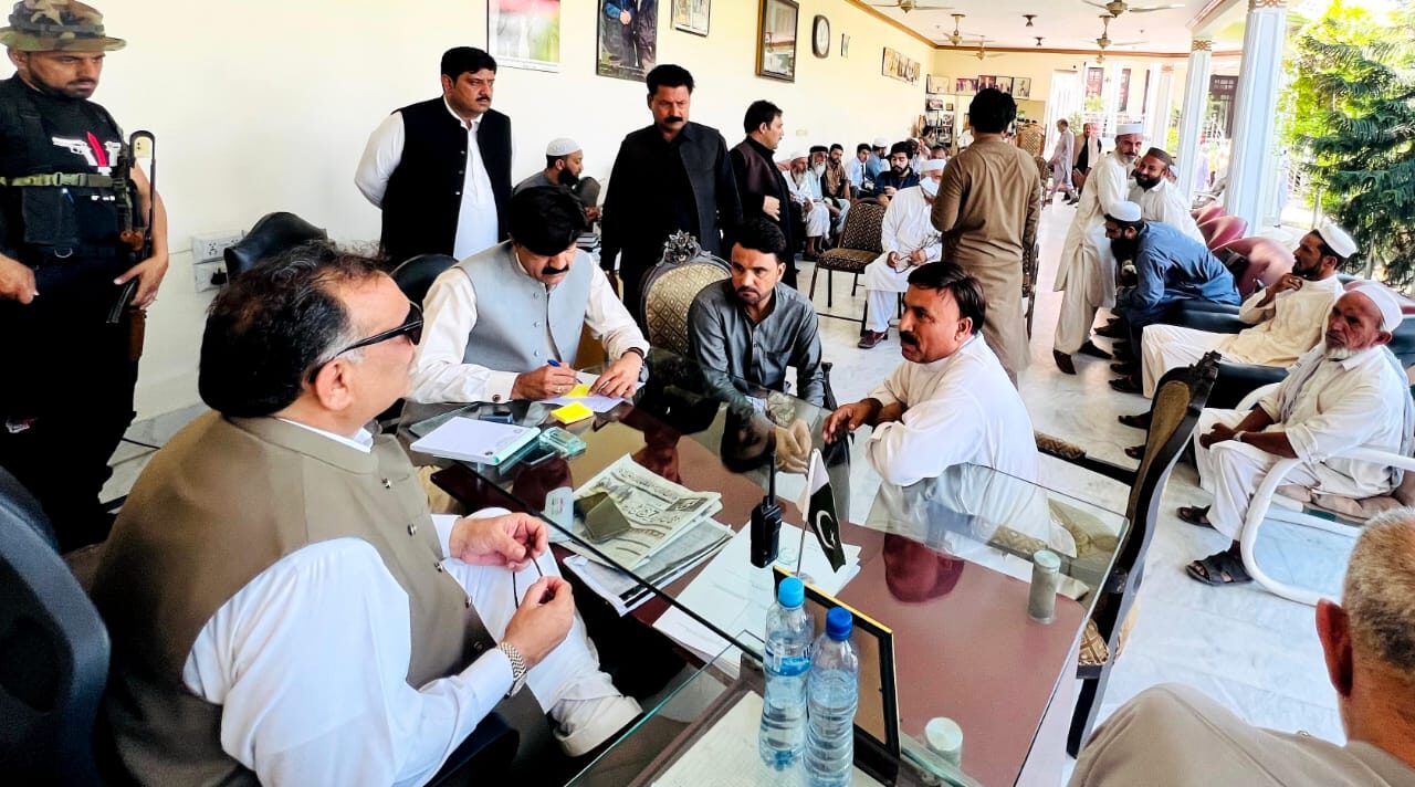 طارق اعوان قلعہ میں پبلک ڈے کا سلسلہ بدستور جاری