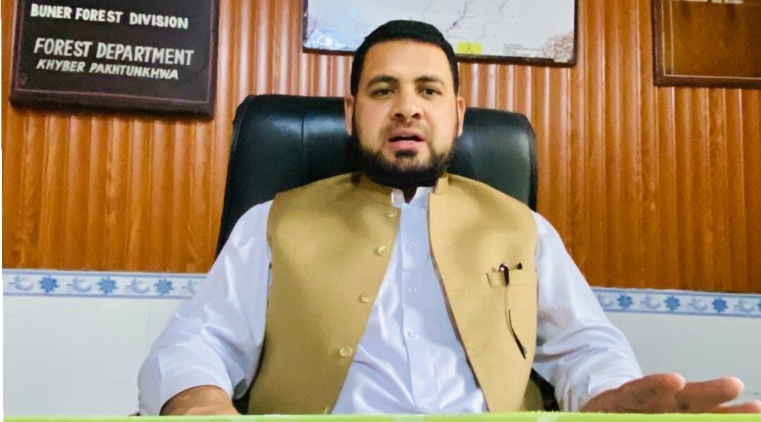 بونیر: جنگلات میں آگ بجھانے کے لیے چالیس لاکھ کے آلات کی خریداری کا عمل مکمل