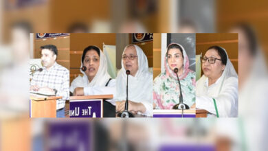 زرعی یونیورسٹی پشاور: گرل گائیڈز آگاہی پروگرام منعقد، پروجیکٹ سٹے سیف کے تحت شیلڈز تقسیم