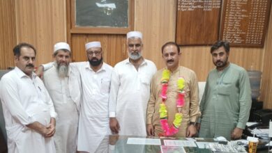 ایپکا وفد کی نو تعینات ڈی اے او مختیار جان سے ملاقات، کلرکس برادری کی اہمیت پر زور