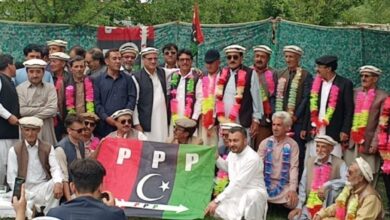 چترال: وادی لاسپور کی معروف شخصیت سہروردی یفتالی درجنوں خاندانوں سمیت پیپلز پارٹی میں شامل