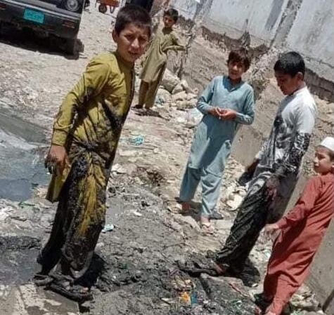 تیمرگرہ شہر کے مرکزی بازار میں گندگی کے ڈھیر فوری نوٹس کی ضرورت
