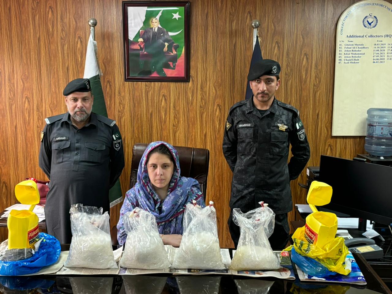 طورخم بارڈر: 7 کروڑ روپے مالیت کی 6 کلوگرام آئس سمگلنگ کی کوشش ناکام