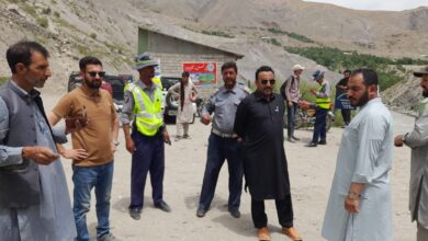 چترال اپر: ٹریفک قوانین کی خلاف ورزی کرنے والوں کے خلاف پولیس کا کریک ڈاؤن