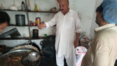 لوئیر دیر: زائد المیعاد اشیاء فروخت کرنے پر 9 دکانداروں کو 27000 روپے جرمانہ