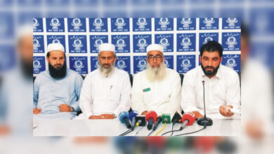 پولیس تشدد پر پبلک ہیلتھ ورکرز کا احتجاج، واٹر سپلائی اسکیمیں بند کرنے کی دھمکی