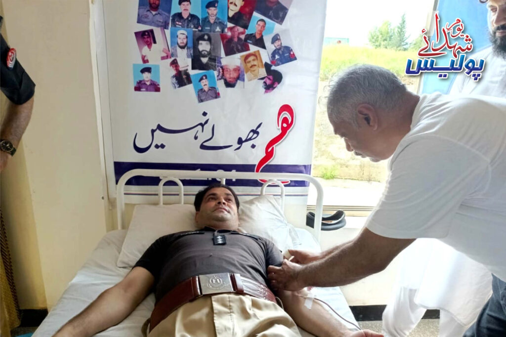سوات: یوم شہدائے پولیس پر بلڈ ڈونیشن کیمپ کا انعقاد