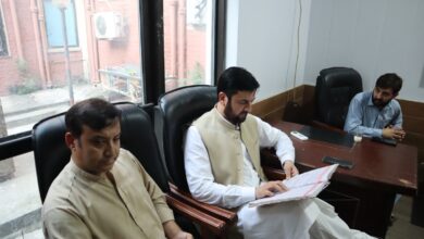 دیر پائین: ڈپٹی کمشنر کا ڈی ایچ کیو ہسپتال تیمرگرہ کا دورہ، غیر حاضر سٹاف کے خلاف کارروائی کا حکم