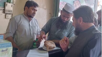 دیر پائین: فوڈ انسپکٹر کی کارروائی، سرکاری نرخنامہ کی عدم دستیابی اور زائد المیعاد اشیاء پر جرمانے