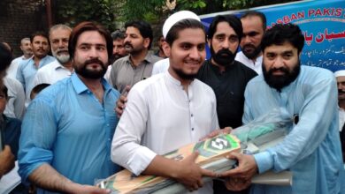 پشاور : پاسبان کی جانب سے عمار کالونی میں سپورٹس سامان تقسیم