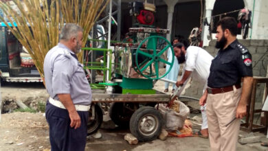 مینگورہ: تجاوزات کیخلاف ٹریفک وارڈن پولیس کا آپریشن، 16 موٹرسائیکلیں ضبط