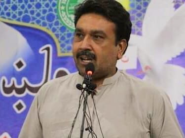 دیر: نائٹ پشتو مشاعرہ 'دہ دیر ماښام' میں عوام نے خوب لطف اٹھایا