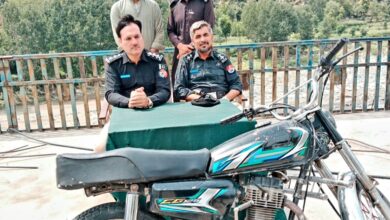 تھانہ صاحب آباد پولیس کی کامیاب کاروائی، ملزم کے نشاندہی پر مال مسروقہ موٹر سائیکل برآمد