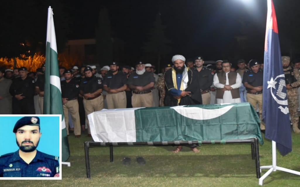 سوات: بم دھماکے میں شہید پولیس سپاہی برہان علی کی نماز جنازہ ادا