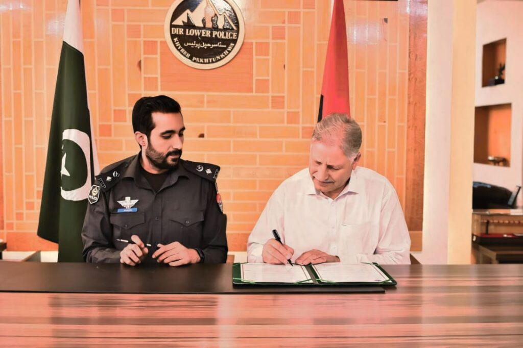 تیمرگرہ: پولیس شہداء کے بچوں کیلئے مفت تعلیم کا معاہدہ،