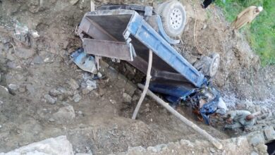 مالم جبہ: بریک فیل ہونے سے گاڑی کھائی میں گری، ایک شخص جاں بحق، دو زخمی