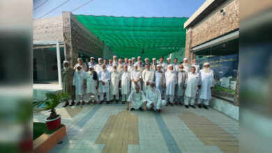 پرانے طلباء کا 49 سال کے بعد جھرمٹ تعجب خوشیوں اور جذبات سے بھرپور موقع