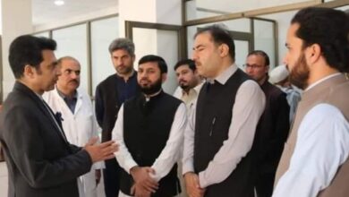 کمشنر ملاکنڈ کا بٹ خیلہ ہسپتال کا دورہ، علاج و سہولیات بہتر بنانے کی ہدایت