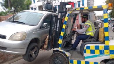 مٹہ: نو پارکنگ زونز میں گاڑیاں پارک کرنے پر کریک ڈاؤن، متعدد چالان