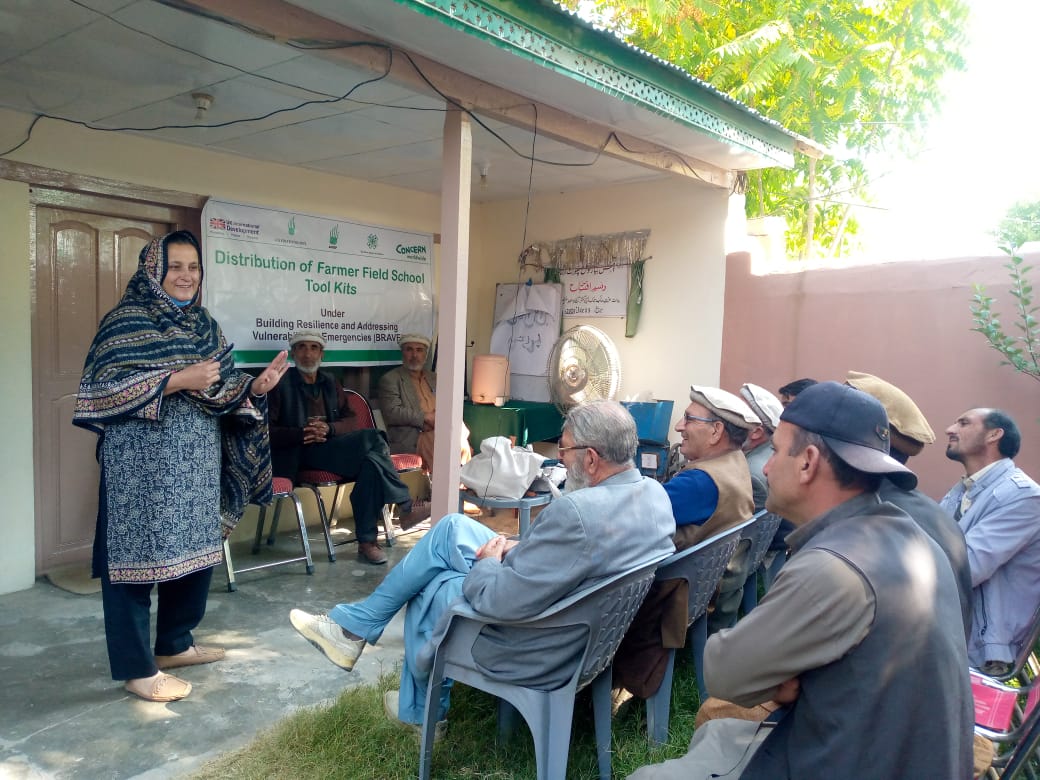 بیار لوکل سپورٹ آرگنائزیشن بونی میں BRAVE پراجیکٹ کے تحت زمینداروں میں اوزار تقسیم