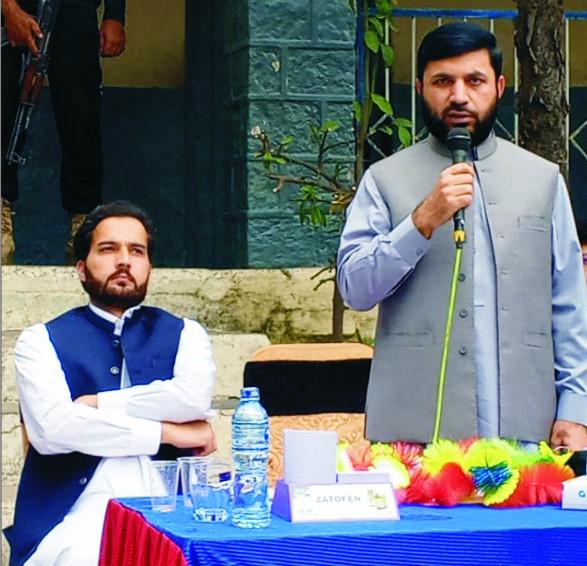 بٹ خیلہ: ڈپٹی کمشنر حامد الرحمن کی کھلی کچہری، عوامی مسائل کے فوری حل کی ہدایات