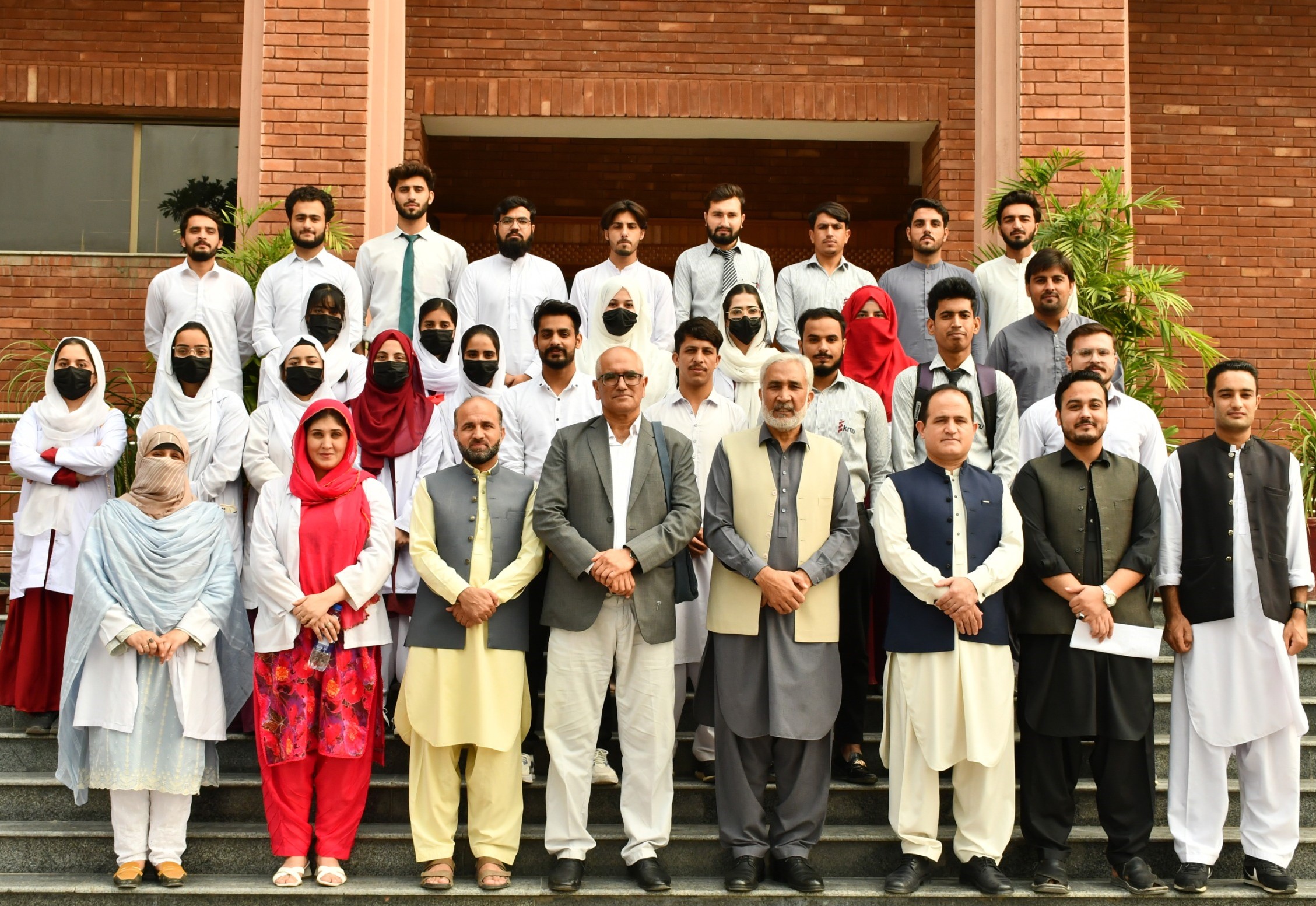 پیراپلیجک سنٹر کے زیراہتمام افراد باہم معذوری کیلئے ایڈوانسڈ آرتھوٹکس پر ورکشاپ کا انعقاد