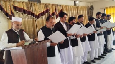 ڈسٹرکٹ بار تیمرگرہ کی نو منتخب کابینہ کی تقریب حلف برداری