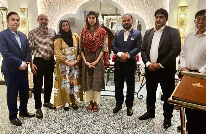 ڈیری اینڈ کیٹل فارمرز ایسوسی ایشن کے وفد کی سنگاپور میں پاکستانی ہائی کمشنر سے ملا قات