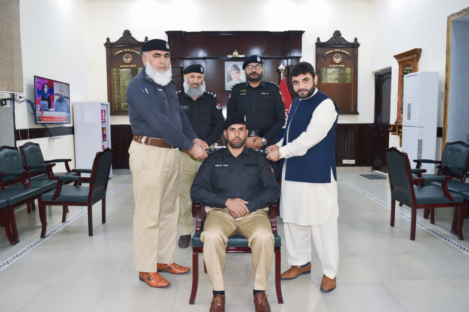 بخت زادہ خان کی ڈی ایس پی کے عہدے پر ترقی، رینک لگا دیے گئے