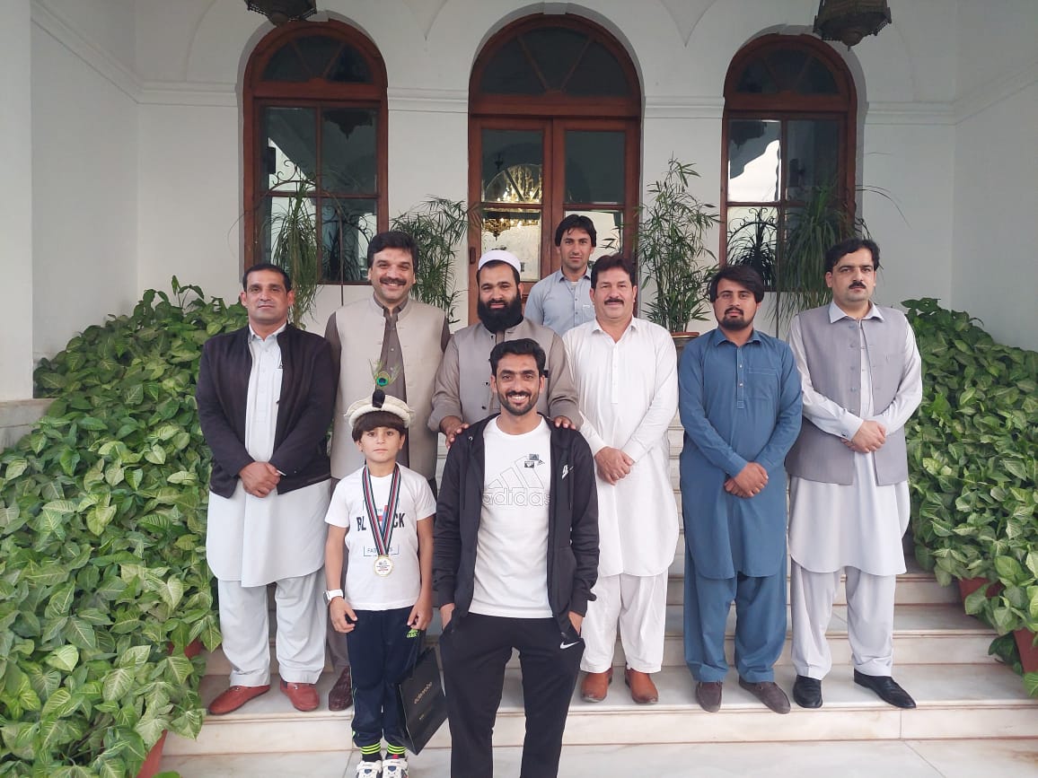 گولڈ میڈلسٹ اذلان شاہ کے والد کا گورنر خیبر پختونخواہ اور سابق وفاقی وزیر کا شکریہ