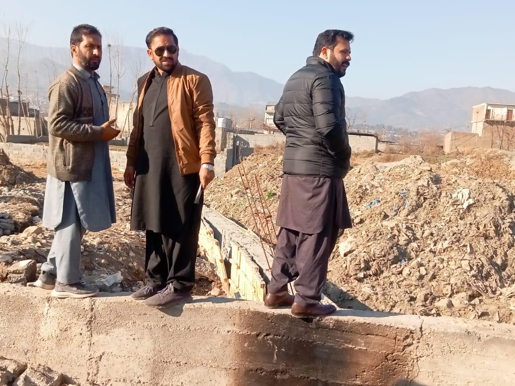 تیمرگرہ: تجاوزات کے خلاف آپریشن، سرکاری اراضی پر غیر قانونی تعمیرات ہٹائیں گئے