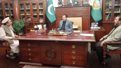 گورنر خیبرپختونخوا سے ثناء اللہ خان کی ملاقات، دیر چترال روڈ پر تبادلہ خیال