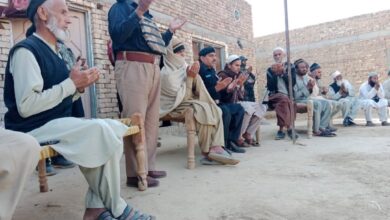 ڈی پی او ٹانک کی شہید کانسٹیبل سمیع اللہ کے اہل خانہ سے تعزیت