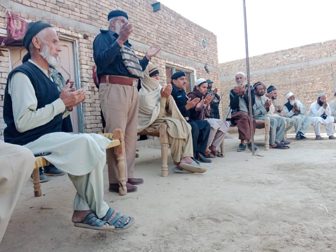 ڈی پی او ٹانک کی شہید کانسٹیبل سمیع اللہ کے اہل خانہ سے تعزیت