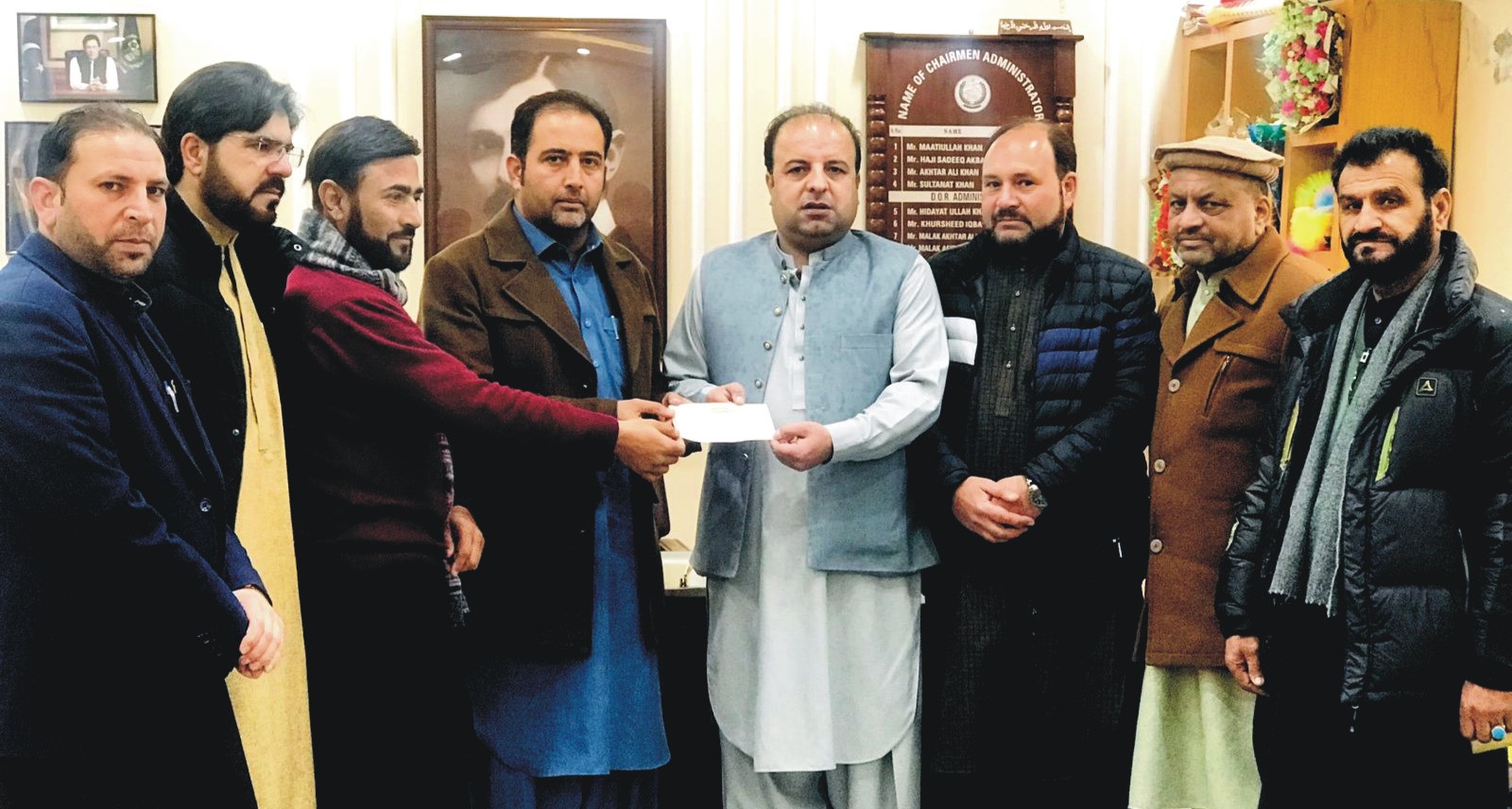 سوات: ضلعی زکواۃ چیئرمین کی جانب سے ڈی ایچ کیو ہسپتال کو 40 لاکھ کا چیک فراہم